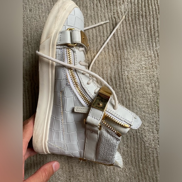 Designer shoes - Picture 4 of 10